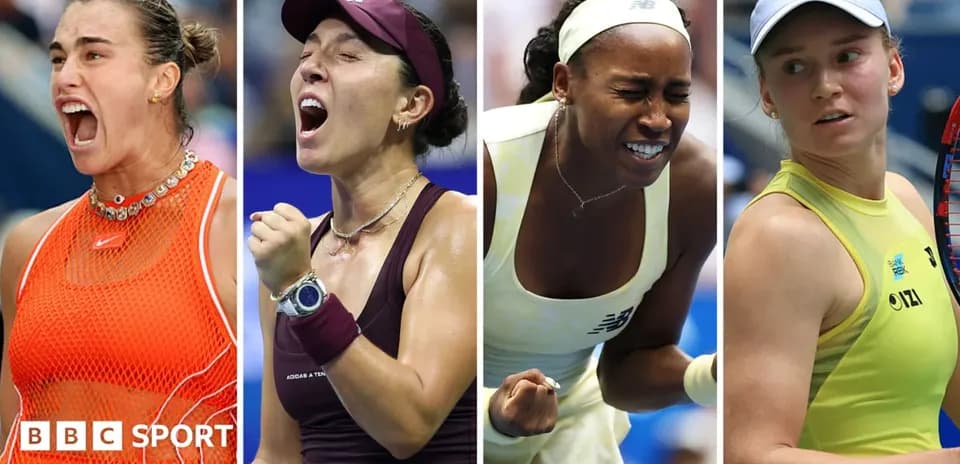 Quatre joueuses de tennis célébrant des points gagnants