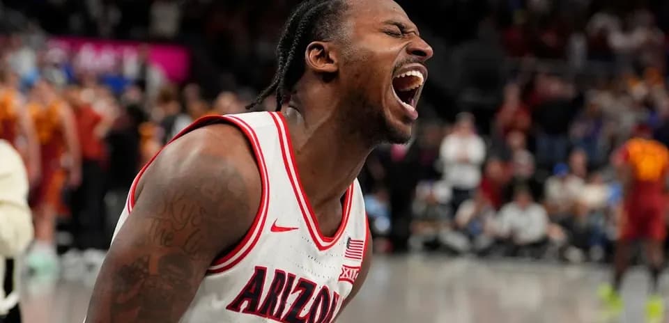 Joueur d'Arizona célébrant une action sur le terrain