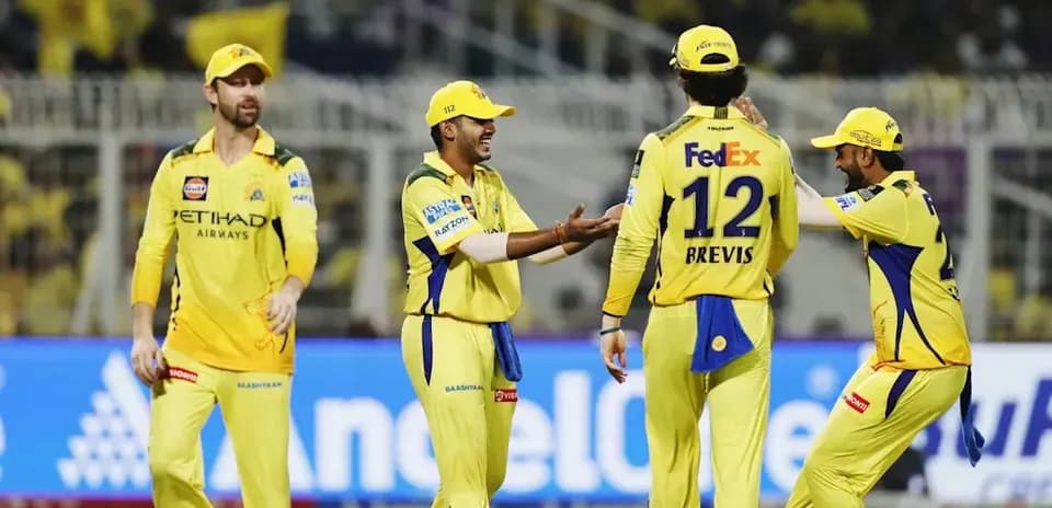 Joueurs de Chennai Super Kings célébrant une prise