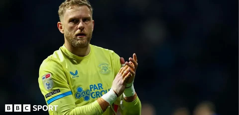 Gardien applaudissant après le match