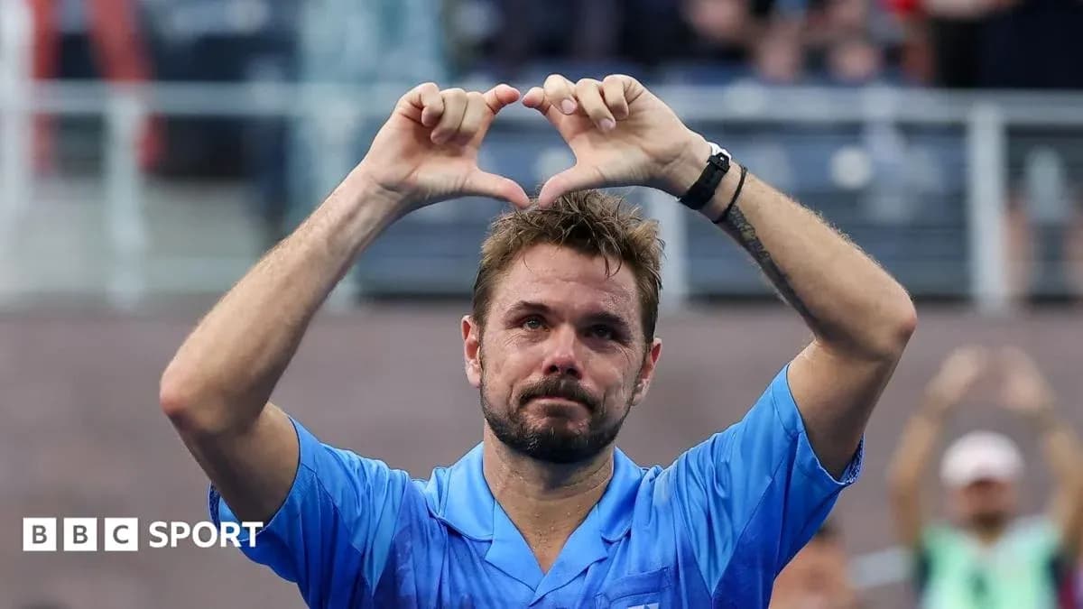 Joueur de tennis faisant un cœur avec les mains