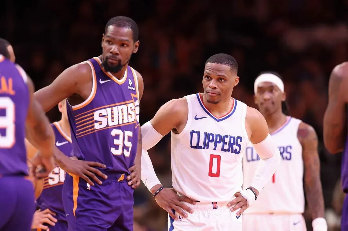 Joueurs des Clippers et Suns pendant un match Joueurs des Clippers et Suns pendant un match