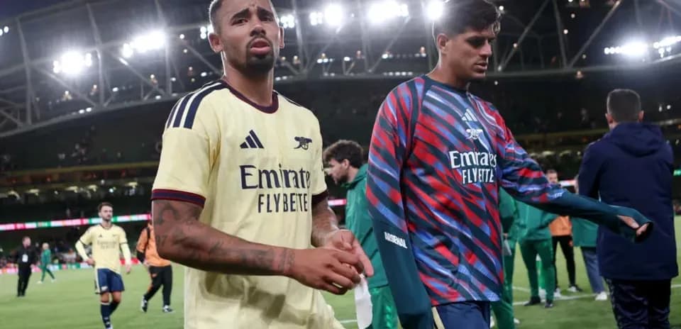 Joueurs d'Arsenal quittant le terrain après le match