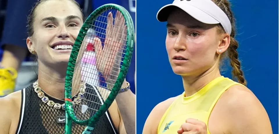 Deux joueuses de tennis en action sur le court