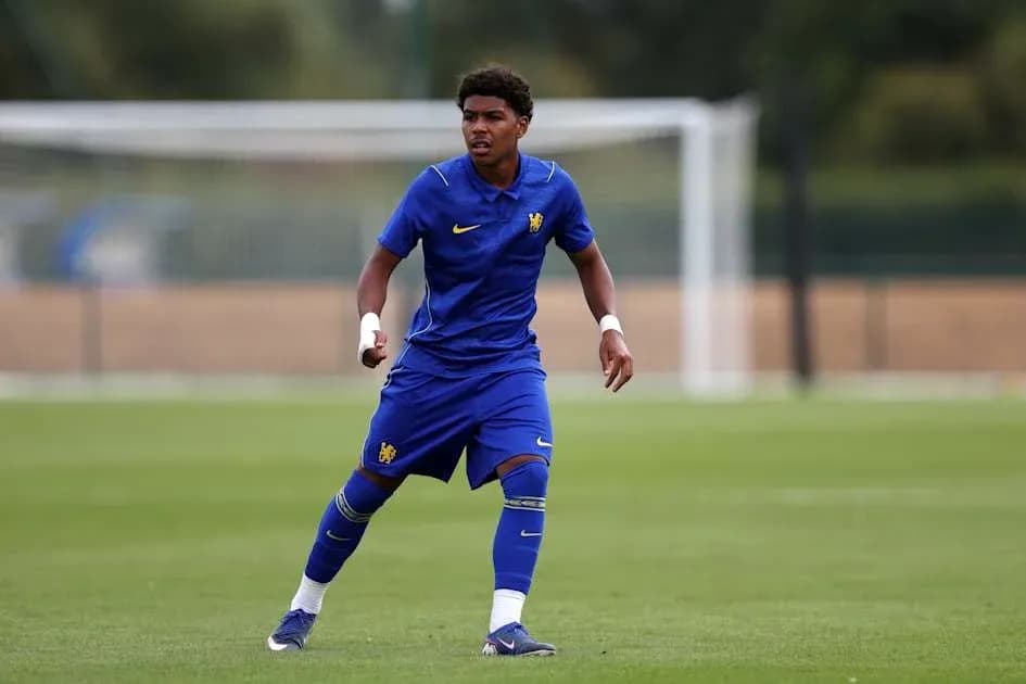 Joueur en action lors d'un entraînement sur le terrain