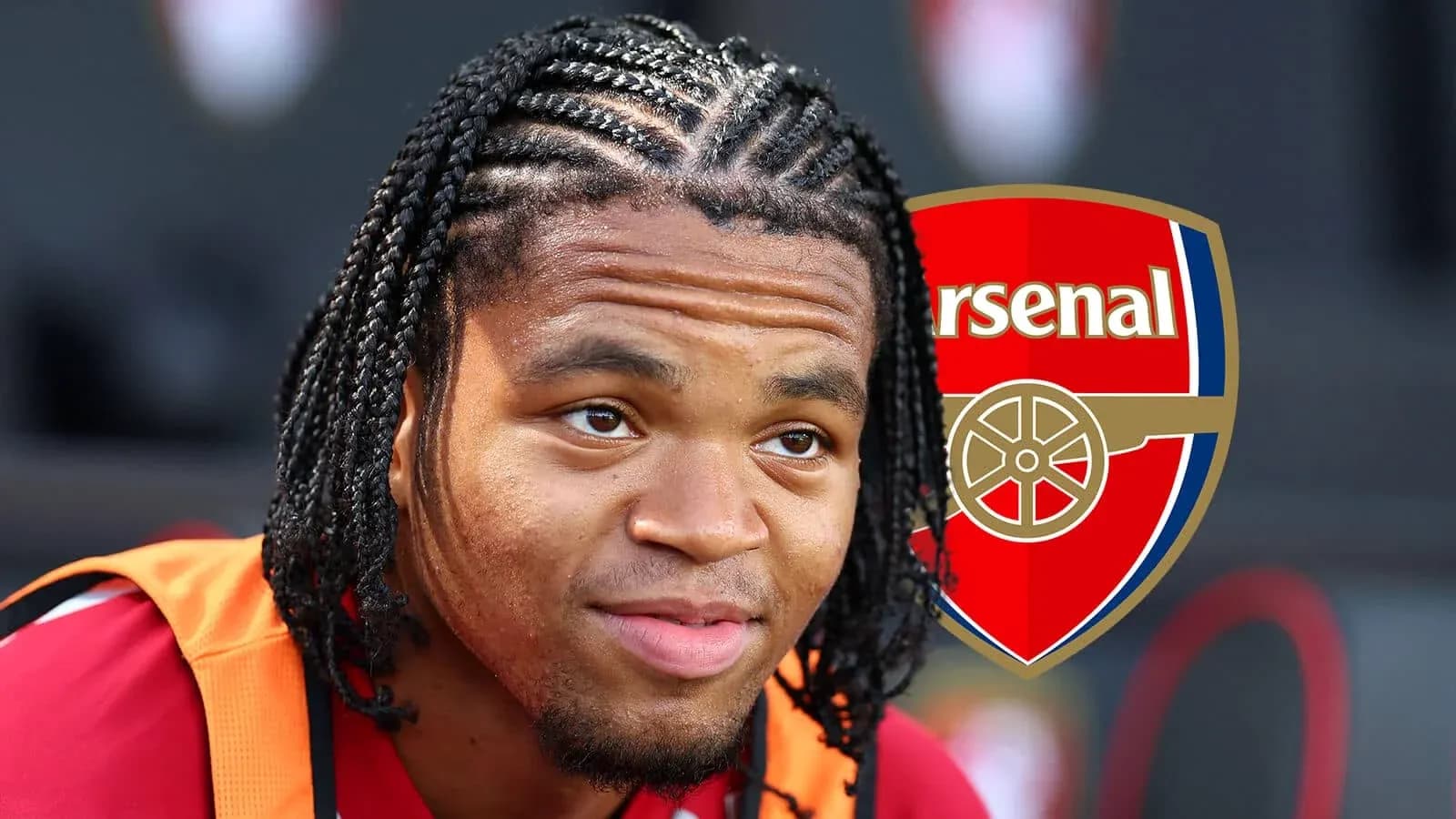 Joueur d'Arsenal avec des tresses sur le banc Joueur d'Arsenal avec des tresses sur le banc