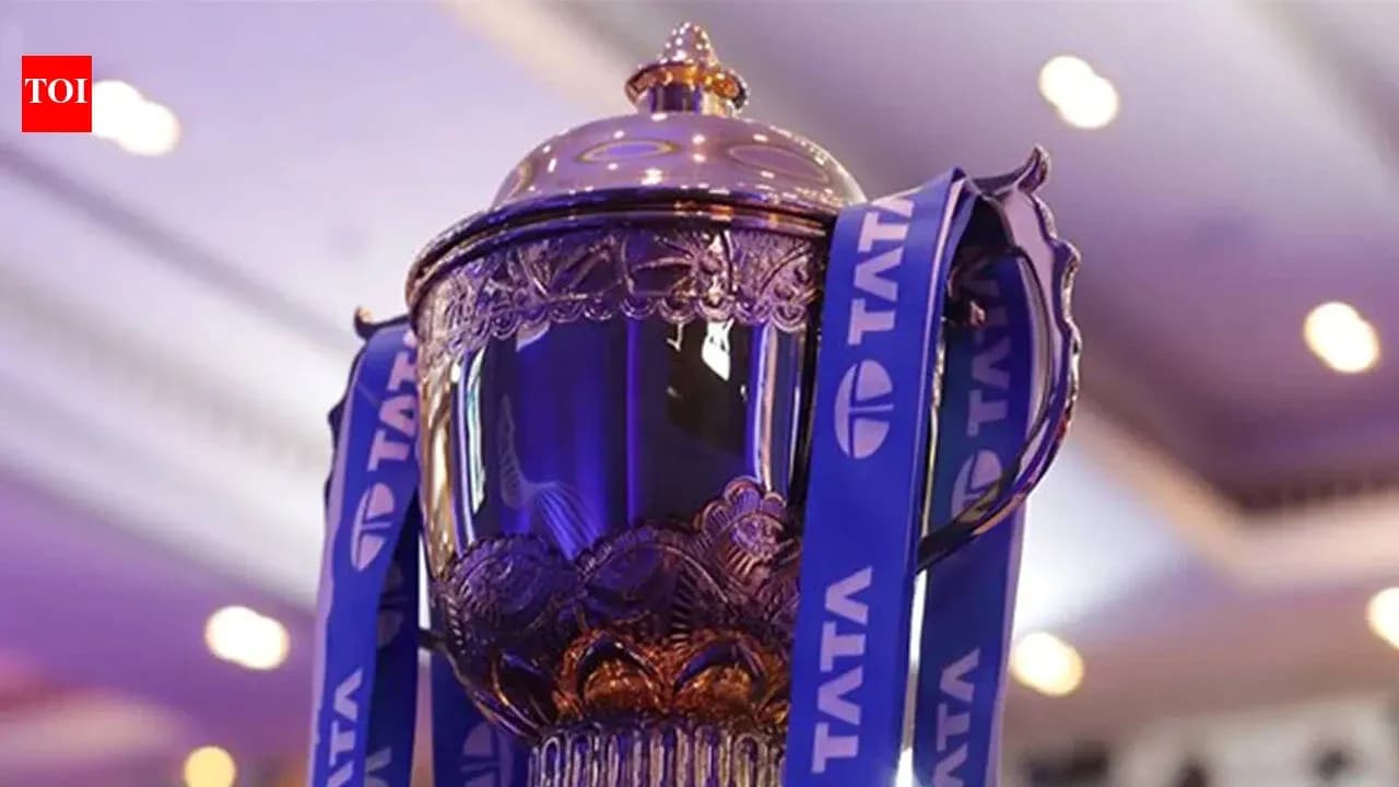 Trophée avec des rubans TATA en arrière-plan Trophée avec des rubans TATA en arrière-plan