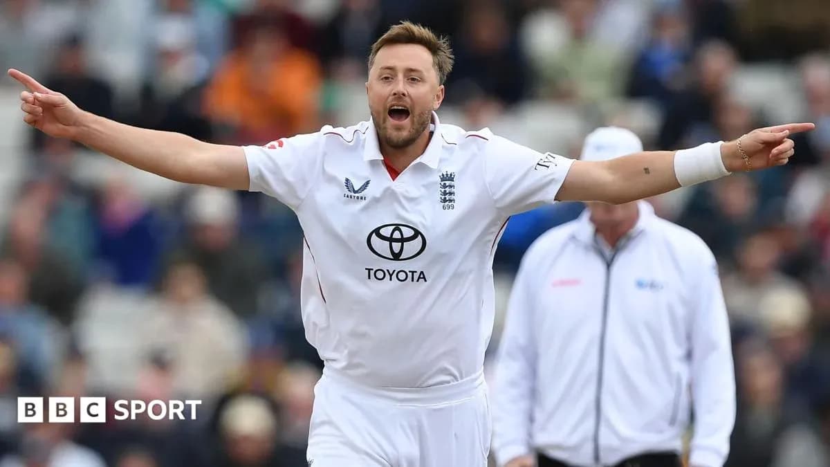 Joueur de cricket anglais célébrant un wicket Joueur de cricket anglais célébrant un wicket