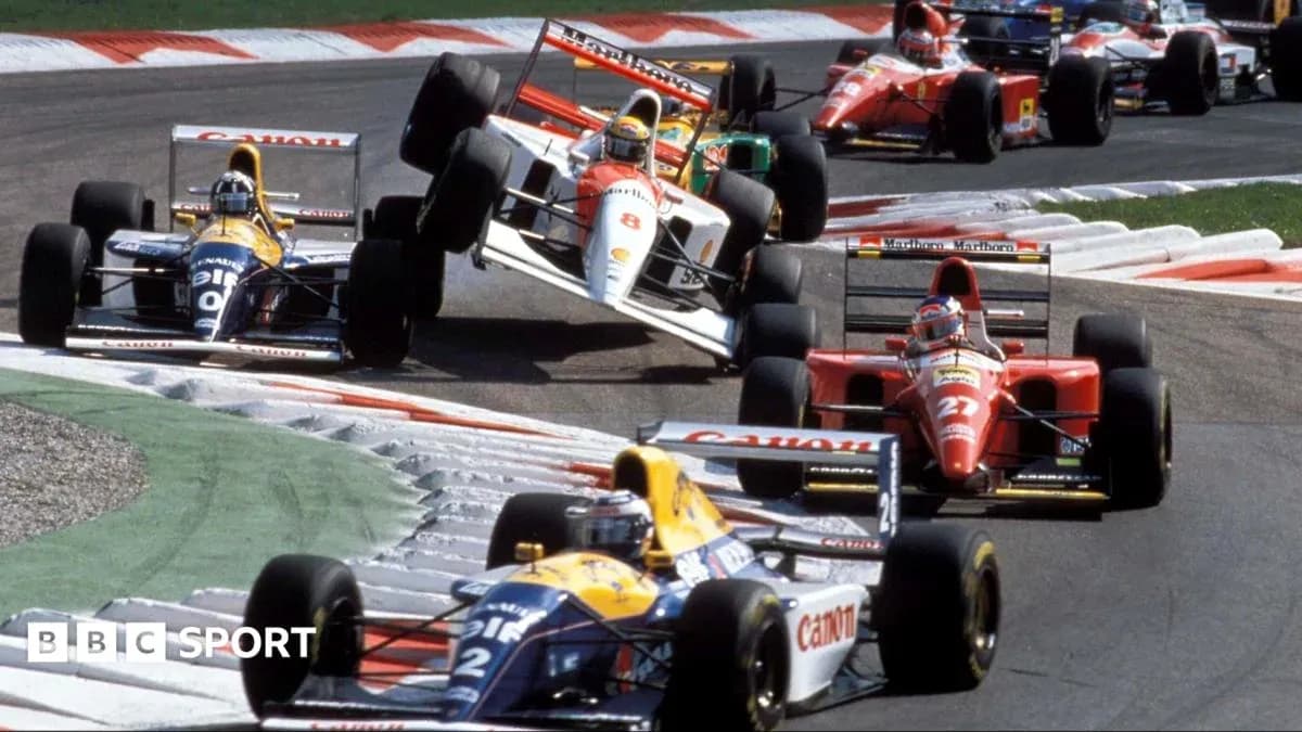 Voitures de Formule 1 en course sur circuit Voitures de Formule 1 en course sur circuit