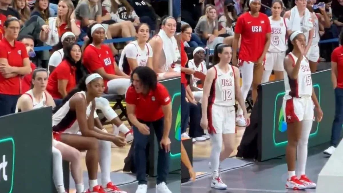 Entraîneur parlant à l'équipe lors d'un match de basket Entraîneur parlant à l'équipe lors d'un match de basket