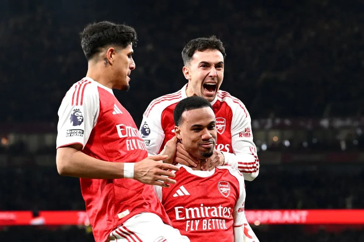 Joueurs d'Arsenal célébrant un but Joueurs d'Arsenal célébrant un but