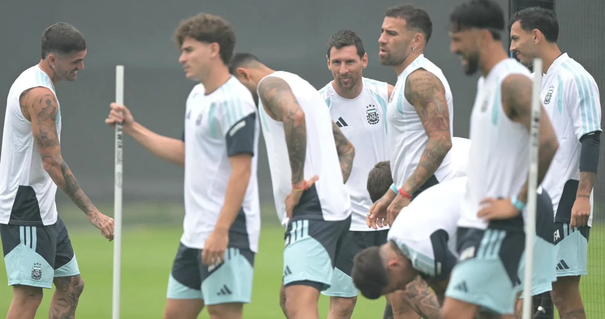 Équipe argentine s'entraînant sur le terrain Équipe argentine s'entraînant sur le terrain