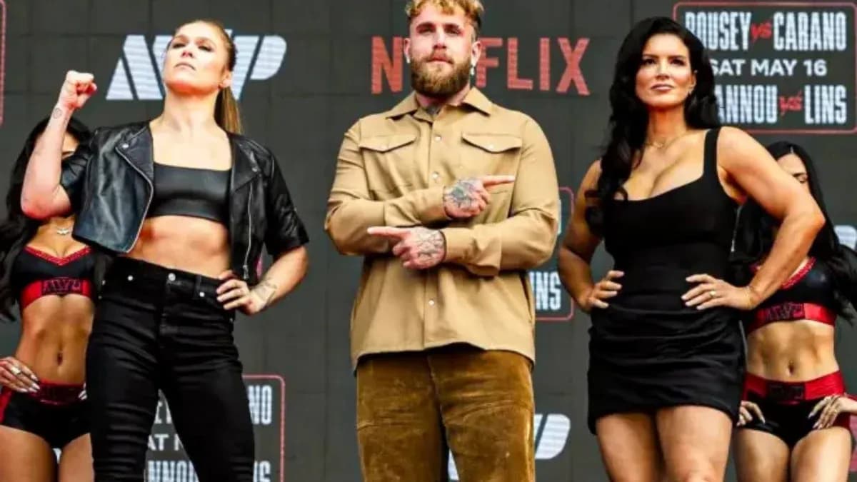 Ronda Rousey et Gina Carano lors de la pesée Ronda Rousey et Gina Carano lors de la pesée