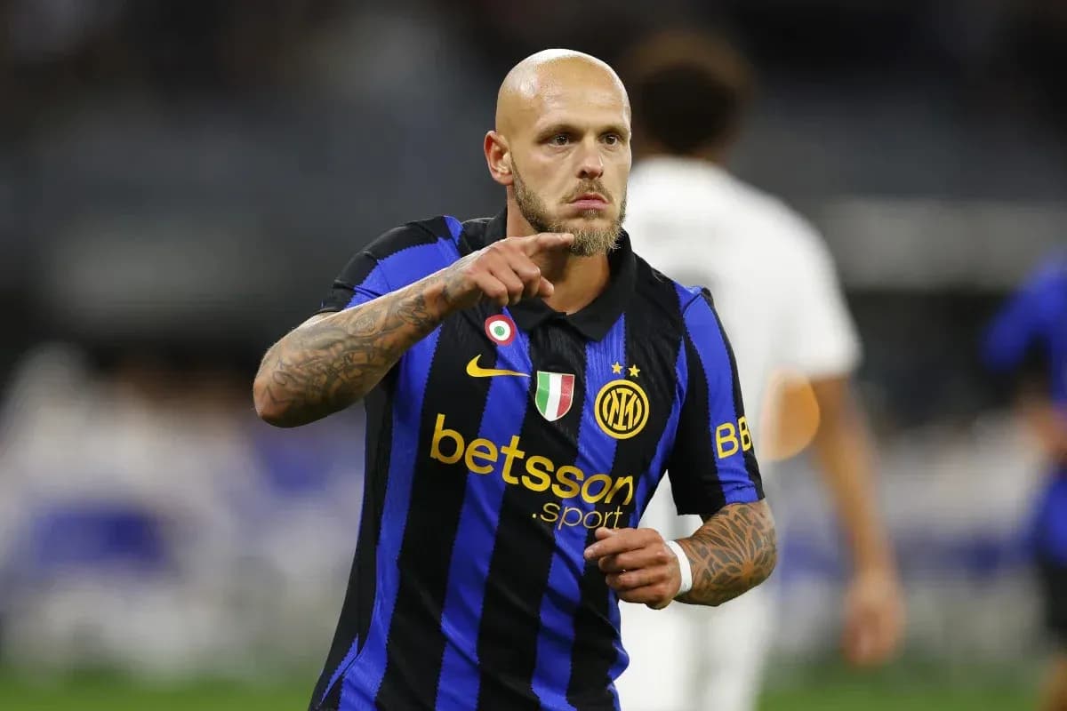 Joueur d'Inter Milan en action sur le terrain Joueur d'Inter Milan en action sur le terrain