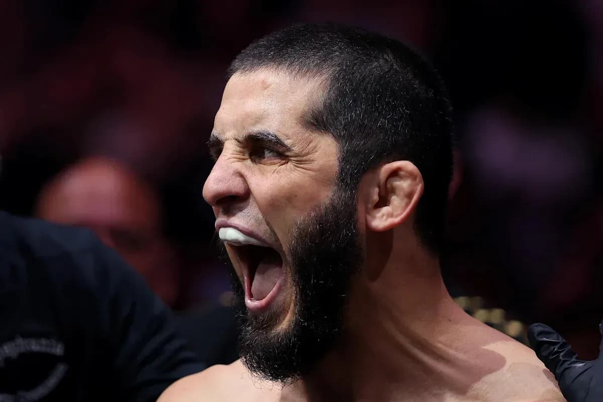 Fighter yelling in preparation for the match Fighter yelling in preparation for the match