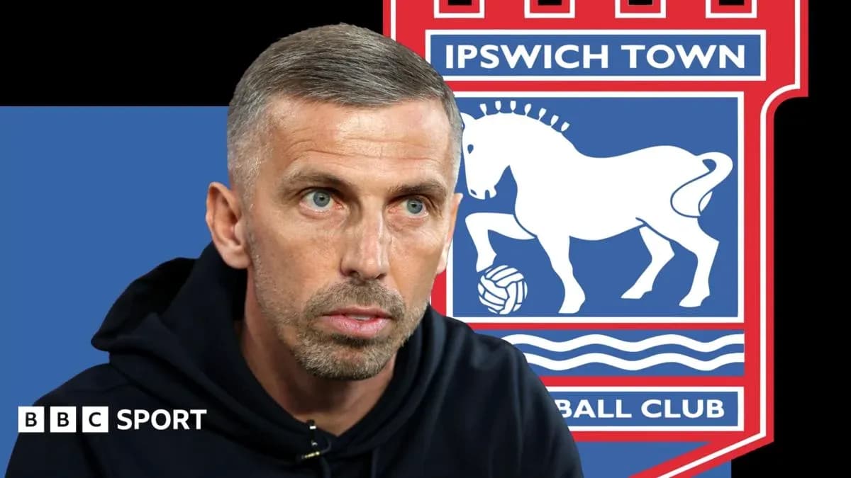 Entraîneur d'Ipswich Town lors d'une interview Entraîneur d'Ipswich Town lors d'une interview