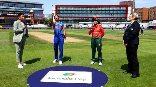 Coup de pied entre l'Inde et le Bangladesh avant le match Coup de pied entre l'Inde et le Bangladesh avant le match
