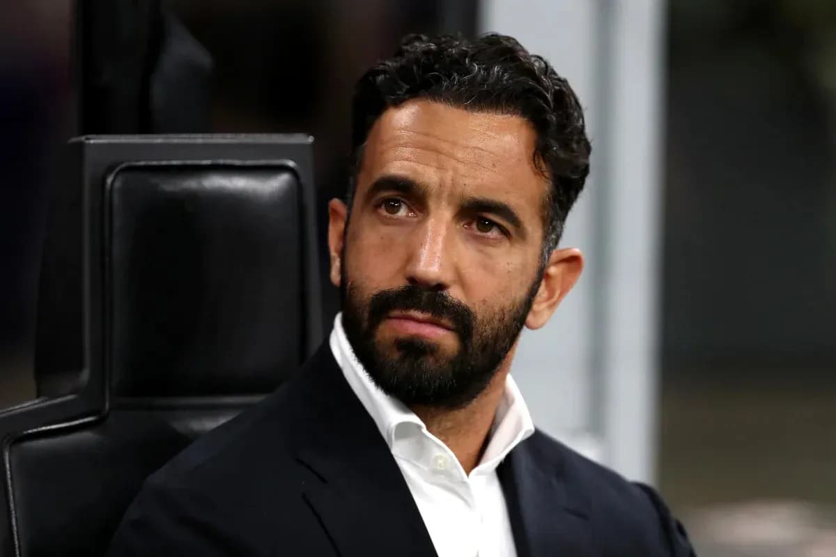 Entraîneur assis sur le banc pendant un match Entraîneur assis sur le banc pendant un match