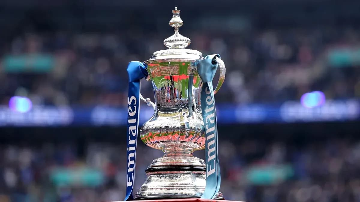 Trophée de la FA Cup avec rubans bleus Trophée de la FA Cup avec rubans bleus