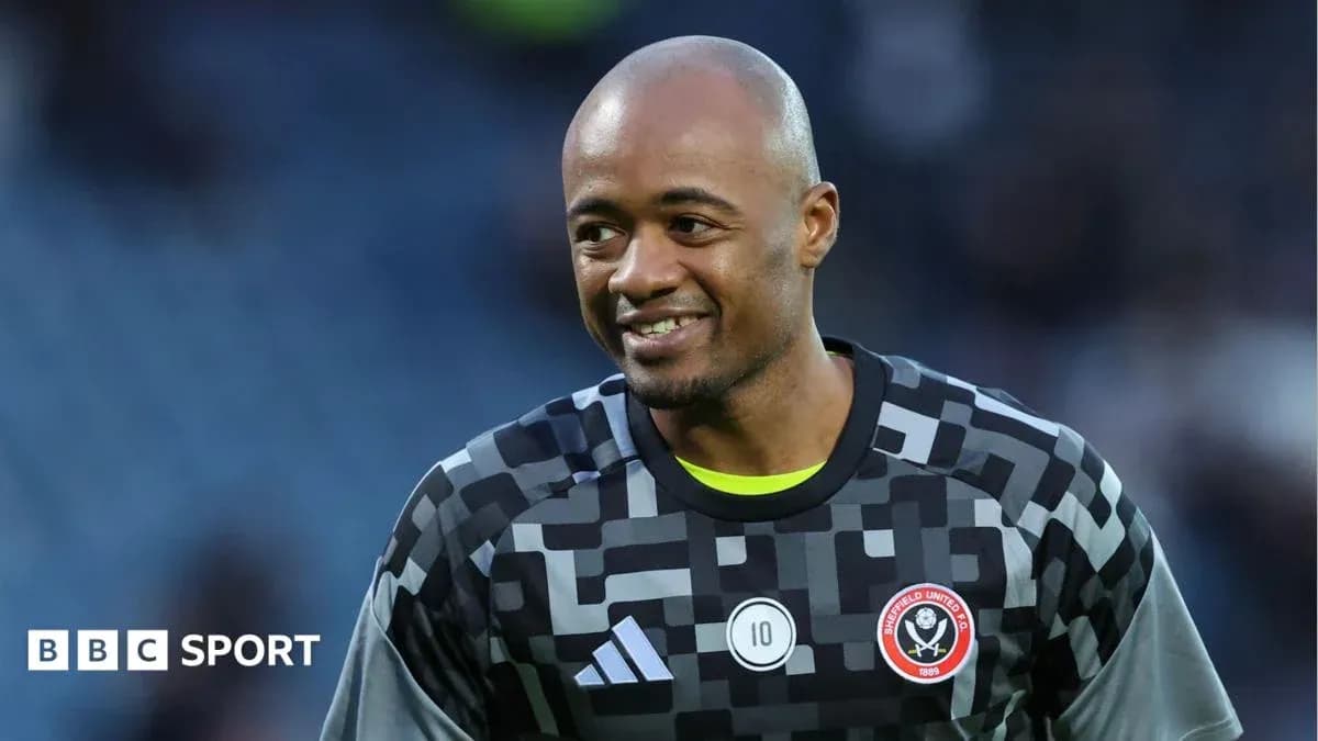 Gardien de but souriant avant le match Gardien de but souriant avant le match