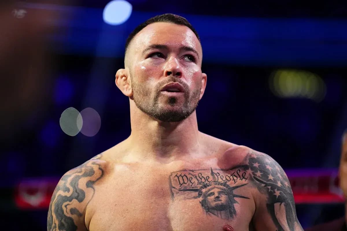 Boxeur avec des tatouages avant le combat Boxeur avec des tatouages avant le combat
