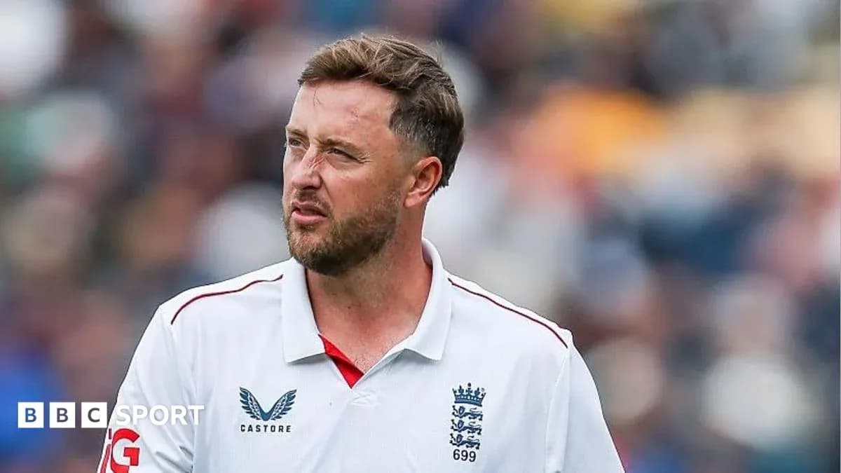 Joueur anglais de cricket sur le terrain Joueur anglais de cricket sur le terrain