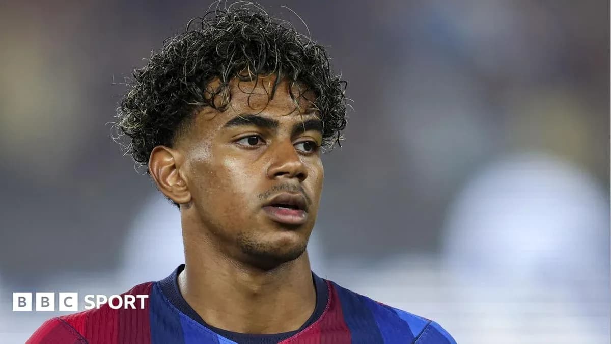 Joueur de football en maillot du FC Barcelone Joueur de football en maillot du FC Barcelone
