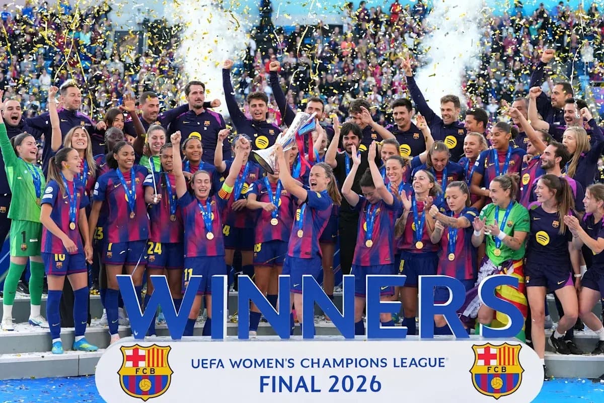 Équipe féminine du FC Barcelone célébrant leur victoire Équipe féminine du FC Barcelone célébrant leur victoire