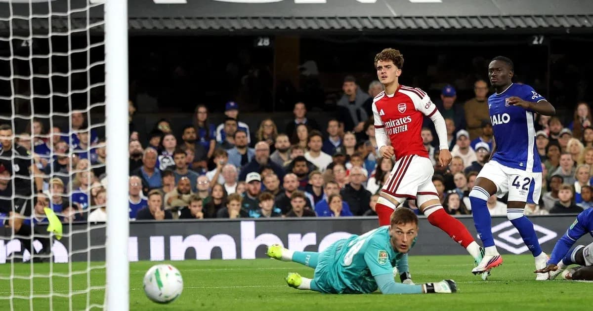 Joueur d'Arsenal célébrant un but marqué pendant le match Joueur d'Arsenal célébrant un but marqué pendant le match
