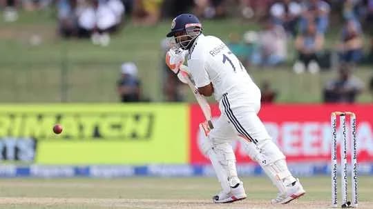 Batteur en action lors d'un match de cricket Batteur en action lors d'un match de cricket